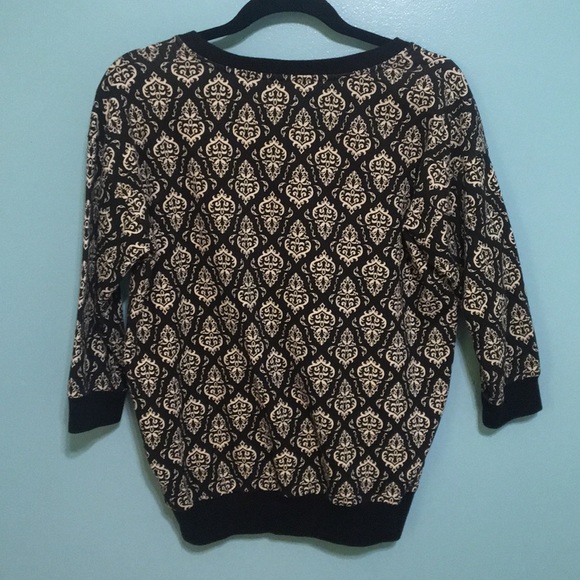 Forever 21 Sweater - Picture 2 of 3